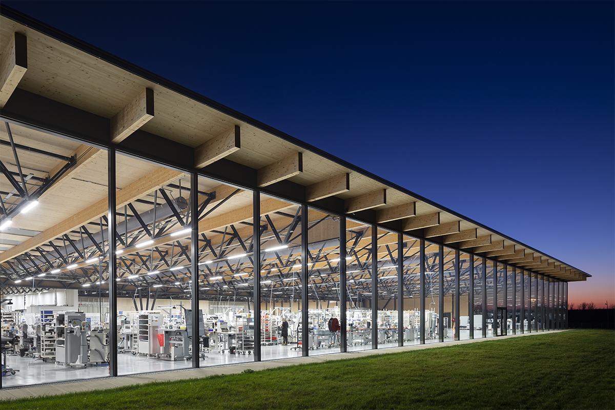 Construction mixte bois-acier pour le grand atelier Louis Vuitton